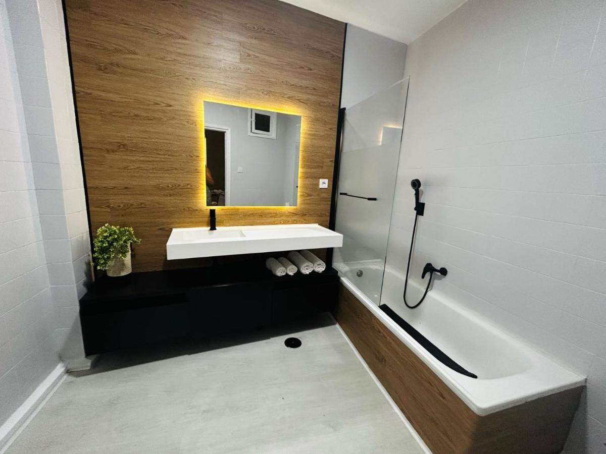 Apartamento Plaza กาสติเญฮา เด ลาเกวสตา ภายนอก รูปภาพ
